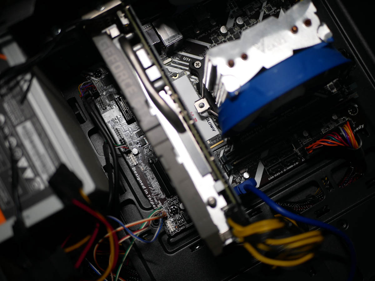 买了国产内存条后入手国产固态，光威固态硬盘实力出众，国货之光