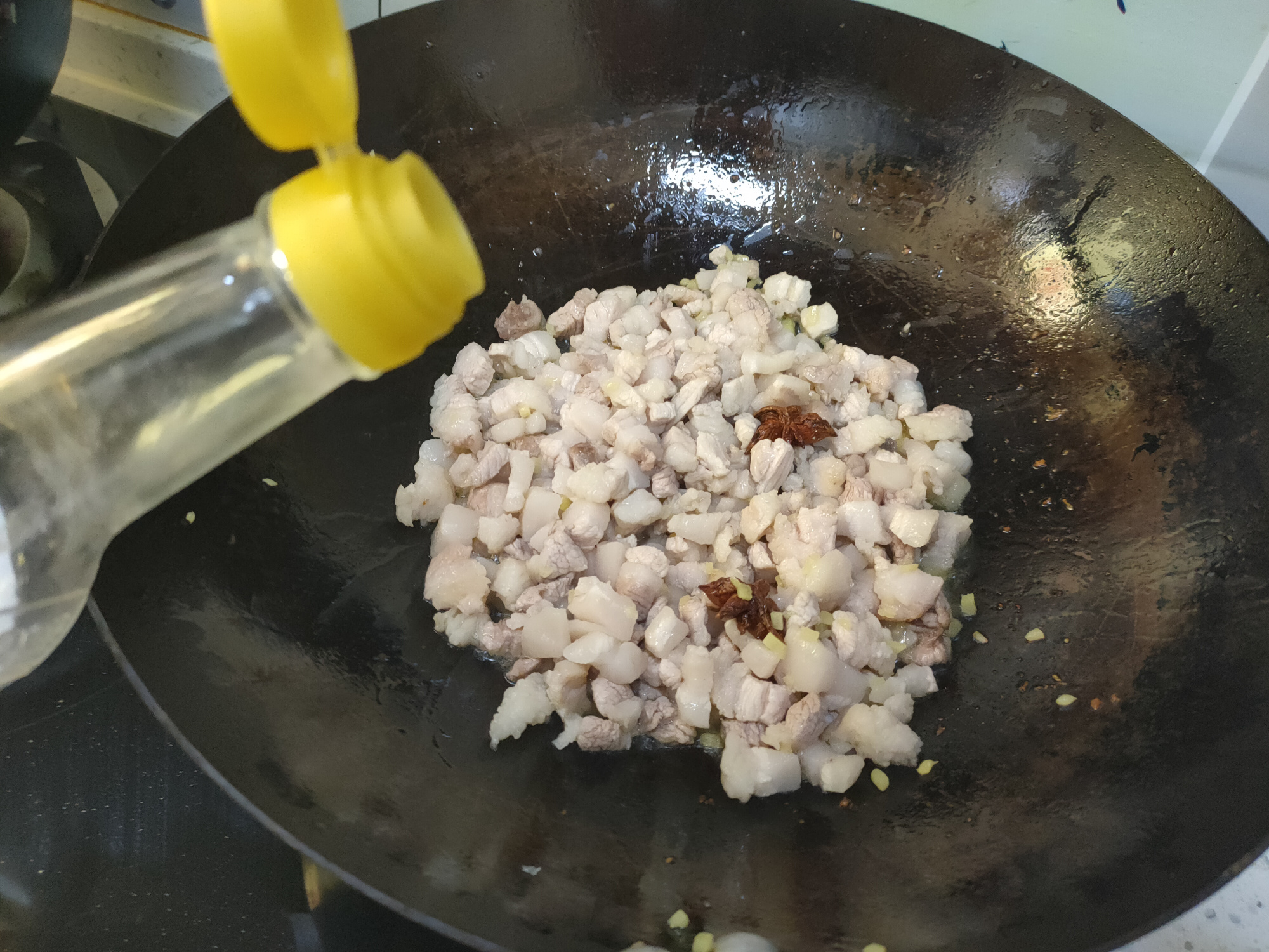 做炸酱面用什么甜面酱最好,炸酱面要干黄酱还是甜面酱