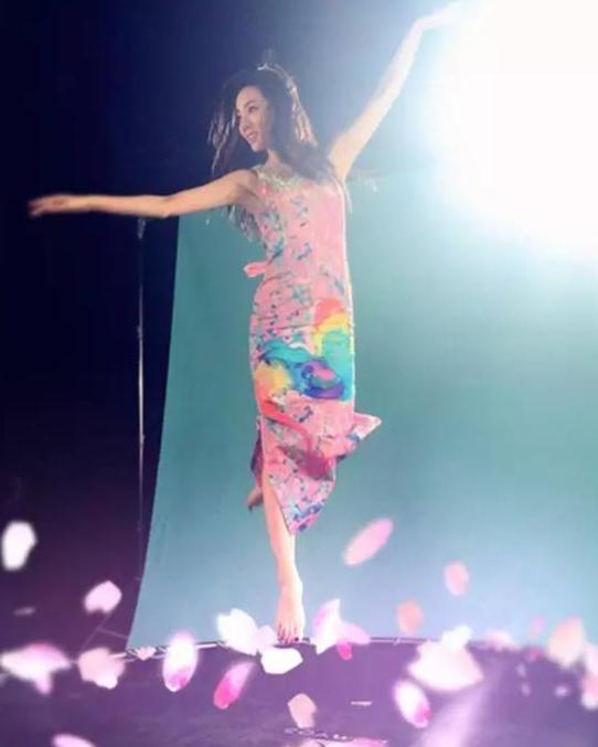 最美主持人李思思究竟是怎么了,央视主播李思思素颜