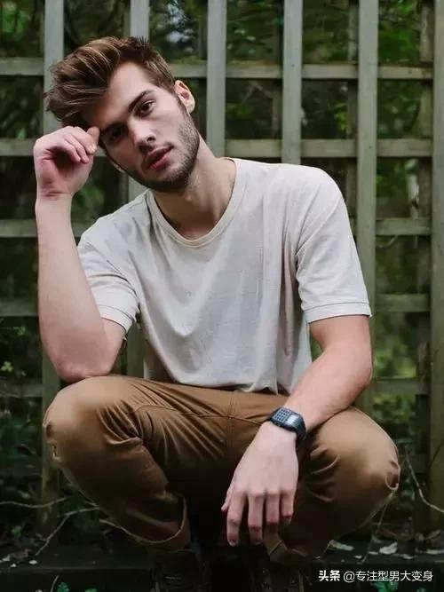 白t男生怎么穿,男人穿什么样的白衬衫好看
