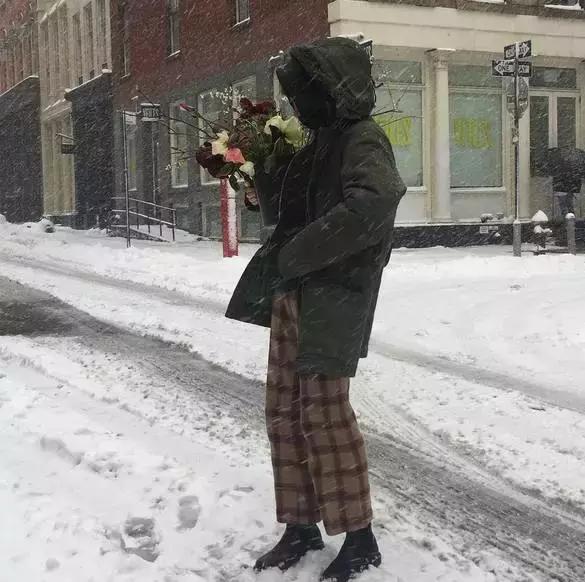 在深圳开花店一年能挣多少钱,花店做一个开业花篮挣多少钱