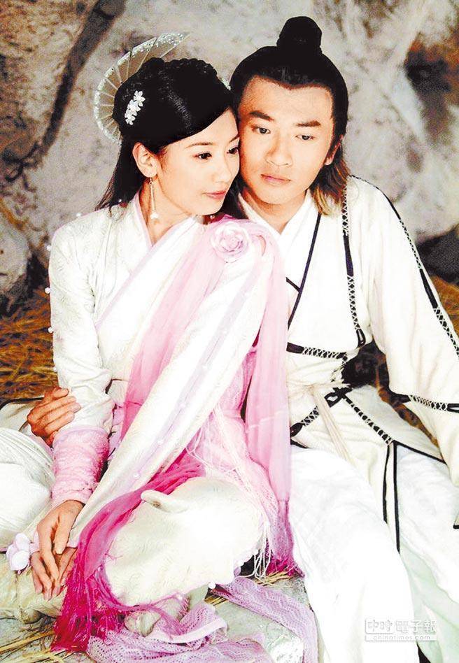 48岁贾静雯状态惊艳美貌依旧,贾静雯如何保持自己的颜值和身材