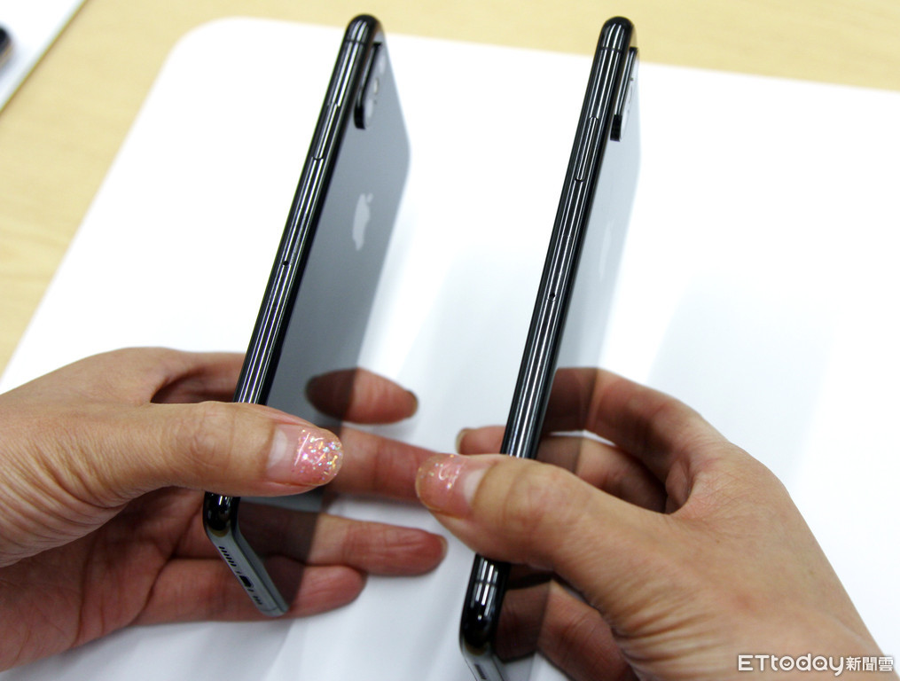 苹果xsmax白色真机图赏,iphonexsmax怎么看起来有高级感