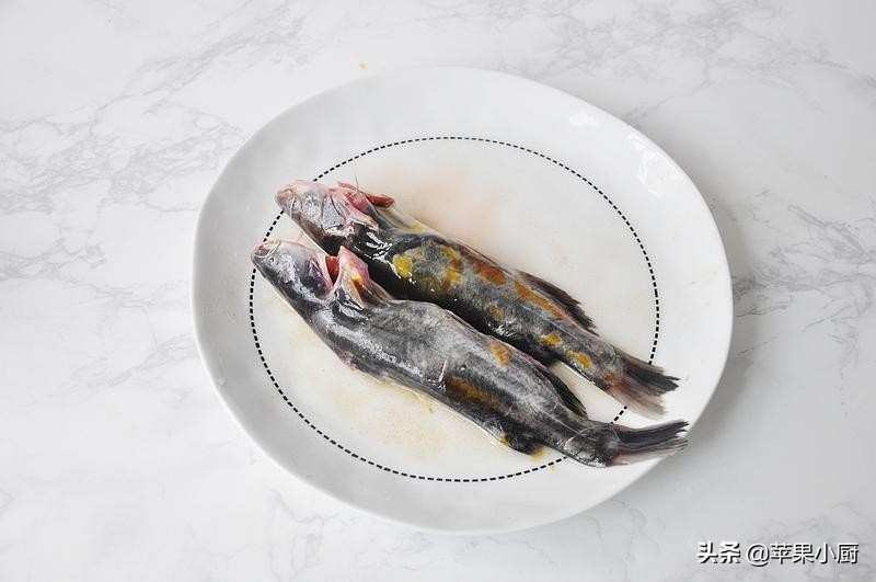 什么鱼炖豆腐好吃又营养,夏天吃什么鱼炖新鲜豆腐好