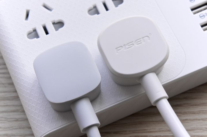 新型插座充电慢,插座不够用就用这款扩展插座