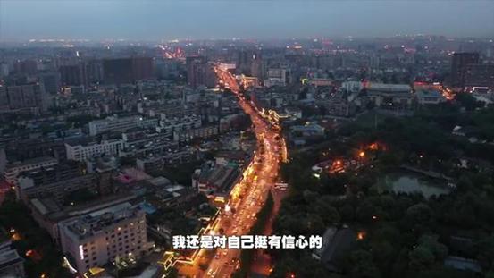 男生高考666分淡定,高考666分的蹭网男孩