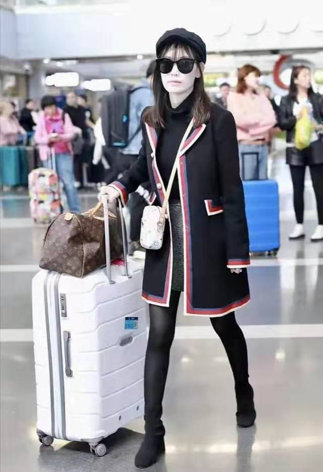 马蓉皮衣皮裤现身机场,马蓉奢侈品大盘点