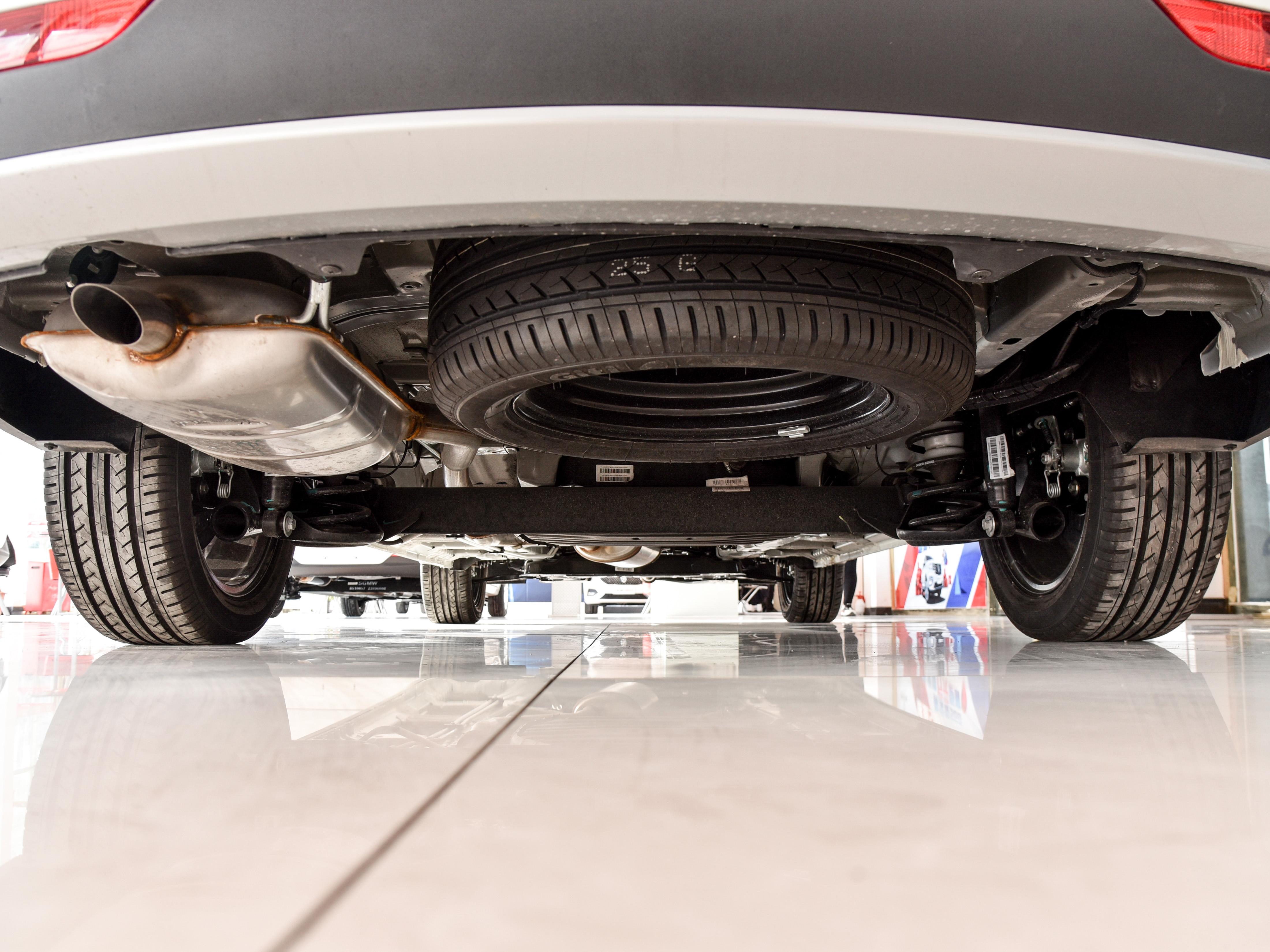 10万左右的大空间自动挡汽车,七座商务车10-15万宝骏730