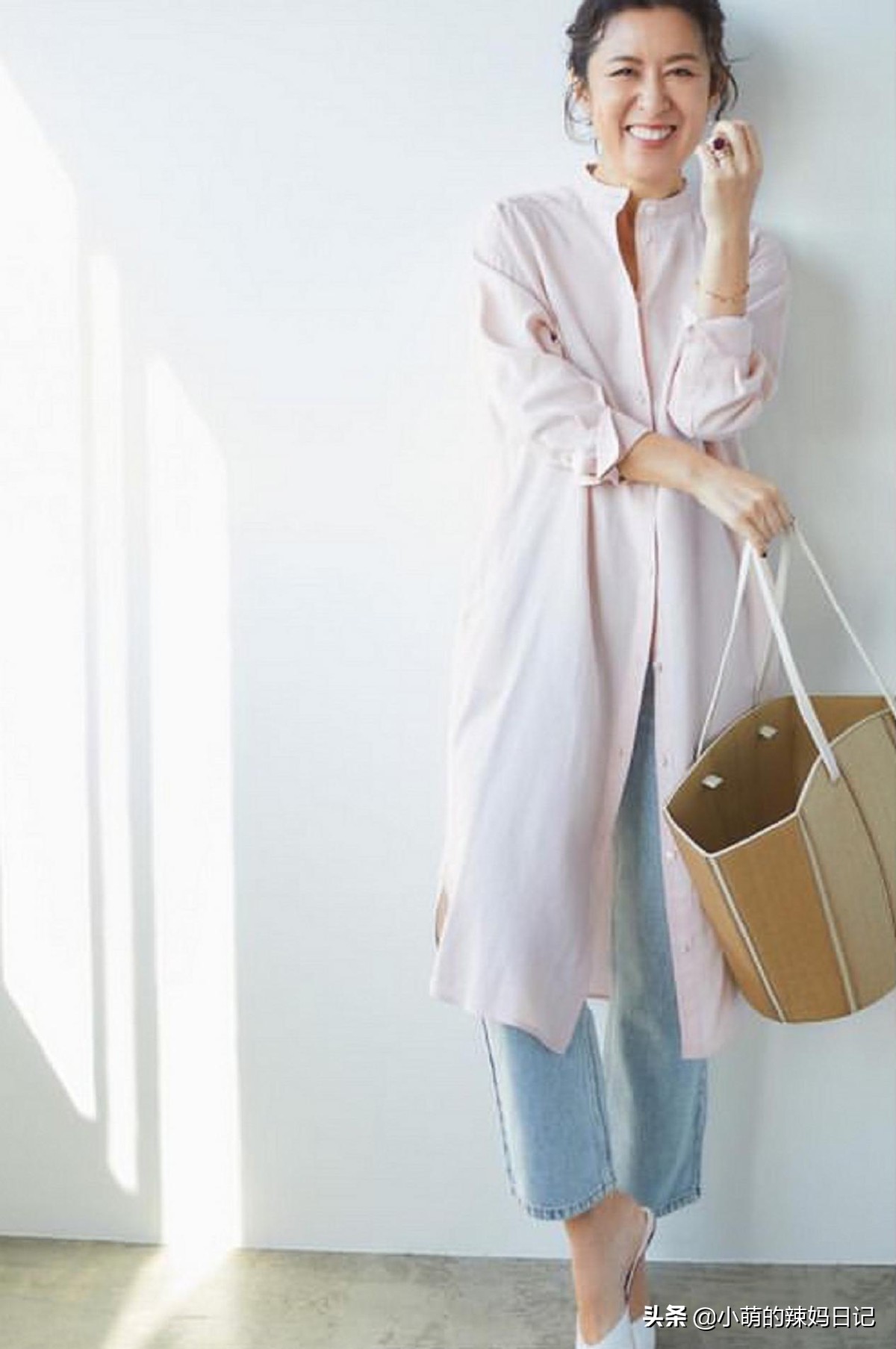 紧身裤搭配露肩衫洋气还清新减龄,雪纺阔腿裤搭配什么上衣好看40岁