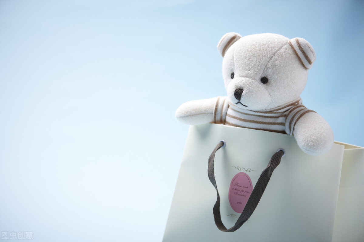 撒泼打滚哭闹孩子怎么哄,孩子哭闹撒泼不回家怎么管教有效