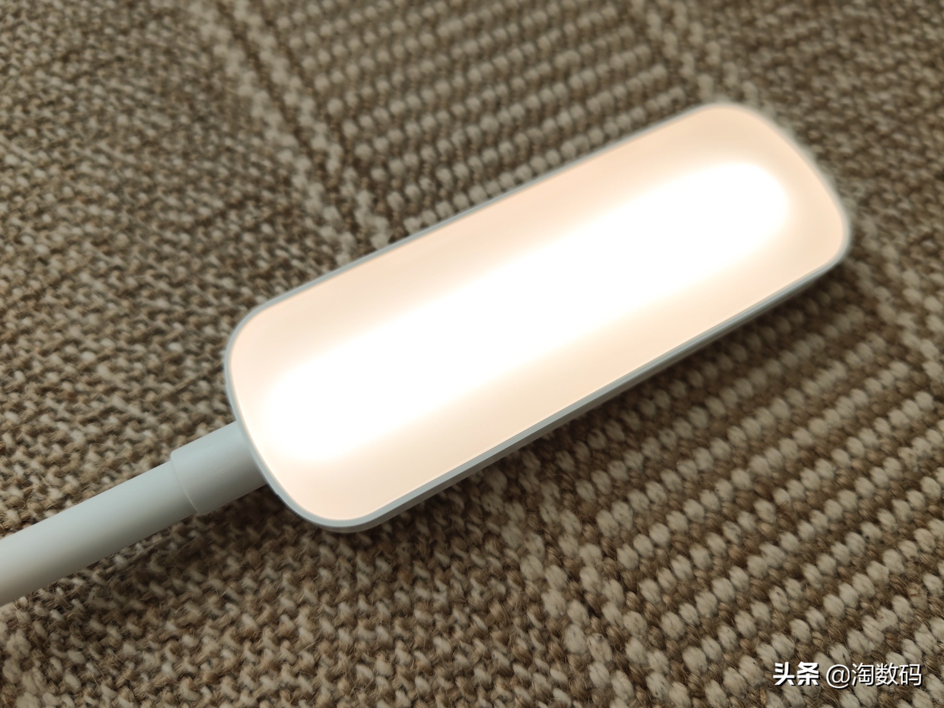 ￥9块9的德国LED充电台灯？105年欧司朗血统能否传承，开箱晒个单