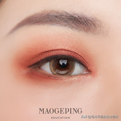 圆眼睛怎么画眼妆显眼睛长一些,怎么画眼妆眼睛看起来又大又有神