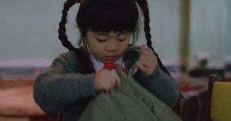 发现妈妈被杀假装写作业,发现妈妈遇害假装写作业电影简介