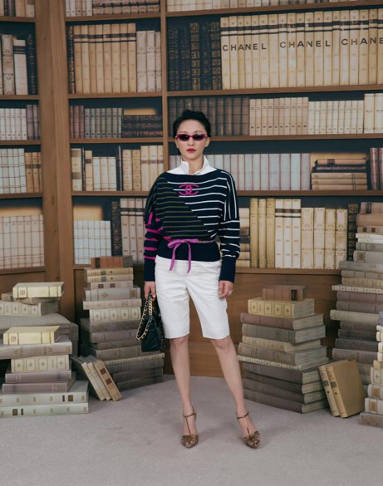 周迅大胆穿搭,小个子周迅穿搭