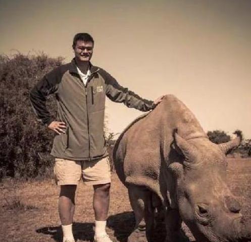 2米24巨人姚明,篮球巨人姚明身高为多少