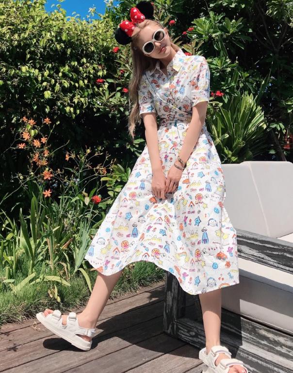 周扬青晒照,周扬青晒甜美写真