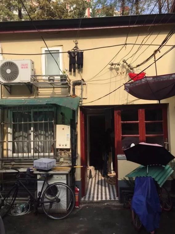 设计师24小时体验18平蜗居,10平米出租屋一个人的生活