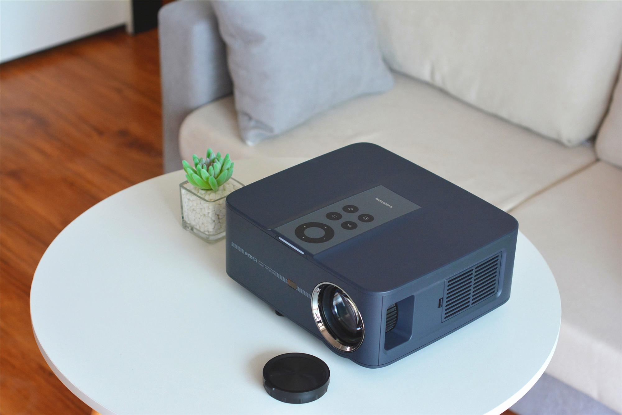 国产推出“新款LED投影”：900ANSI够不够用？白天开窗实测