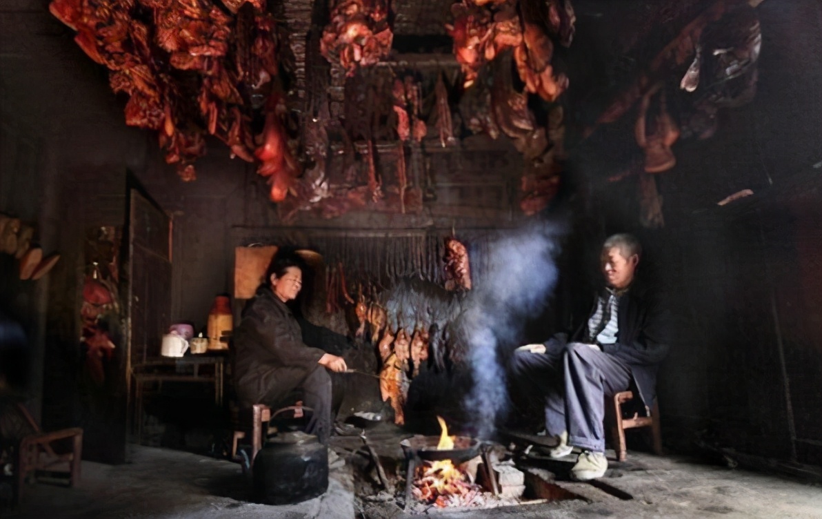 农村简易烟熏肉,城里怎么弄烟熏肉