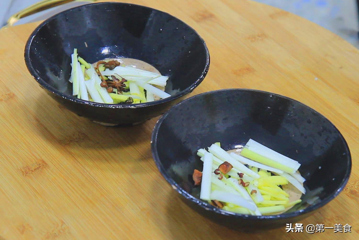 最经典的黄焖鸡做法,大厨教你黄焖鸡做法