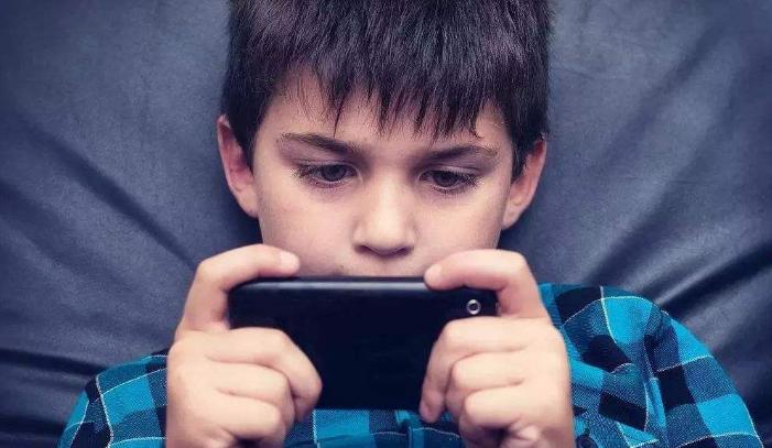 孩子总爱吹嘘自己,父母们要警惕,这很可能是达克效应