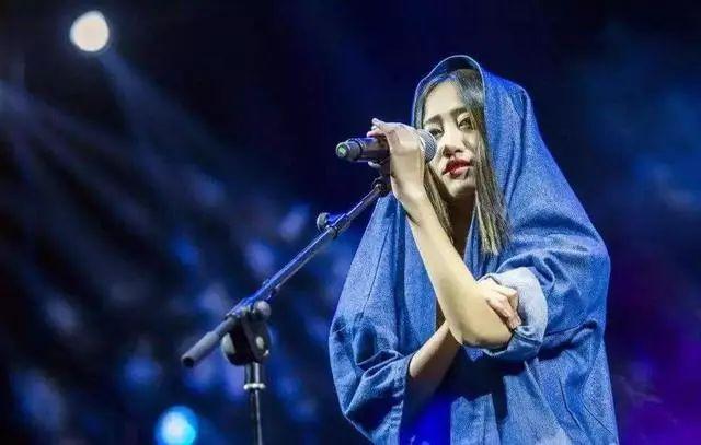 一首适合一个人静静聆听的歌,10首适合一个人听的歌