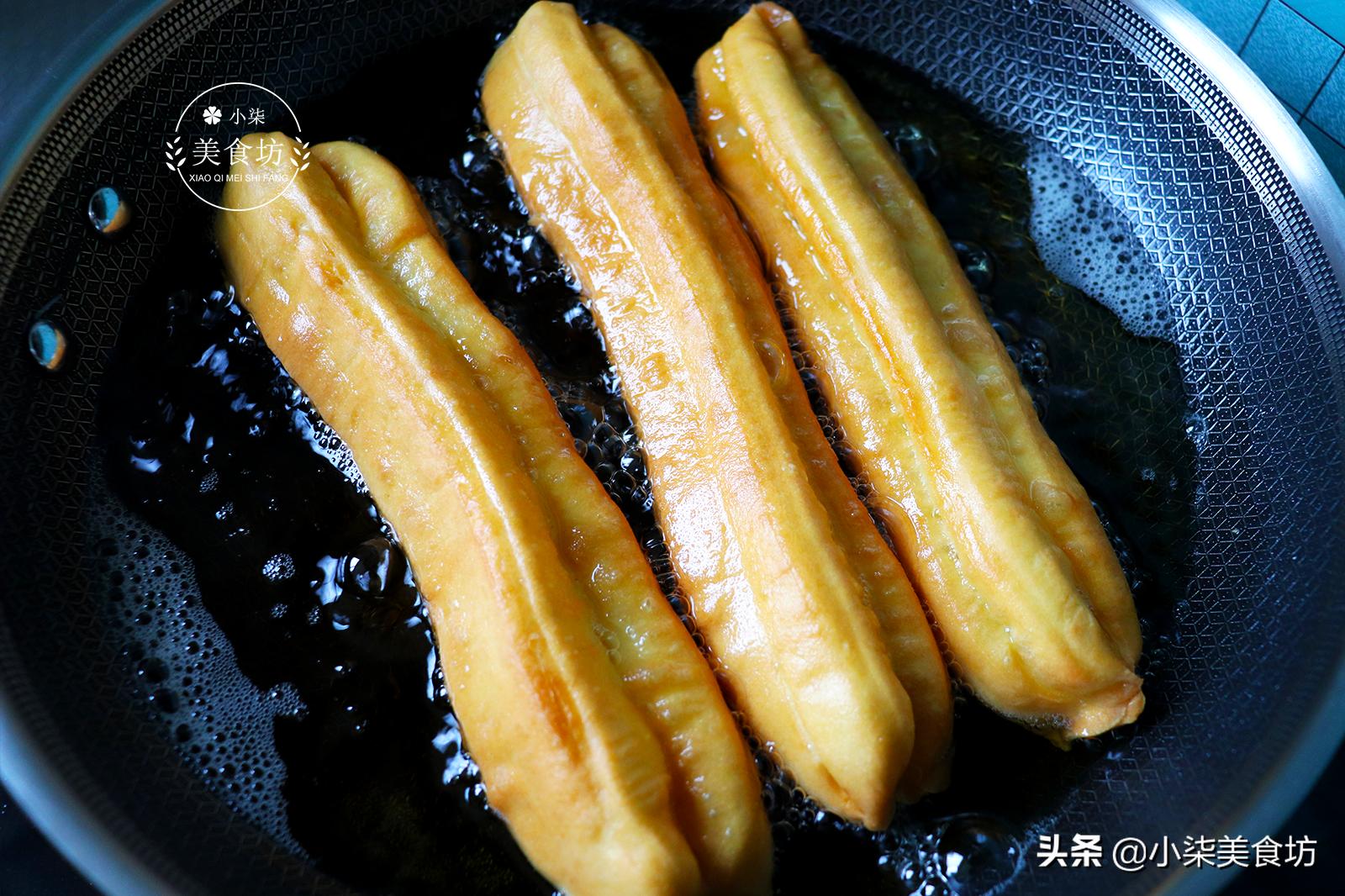 盐碱矾油条需要饧面多长时间,油条做法蓬松酥脆不用醒面一晚上