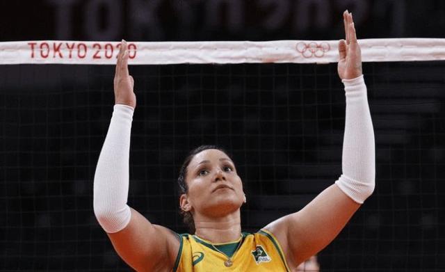 刘诗颖标枪夺冠瞬间,中国国家田径队刘诗颖