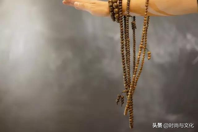 沉香奇楠手串佩戴好处,沉香手串一年四季都可以佩戴吗