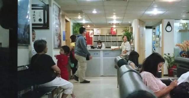 私人诊所每天爆满图片,街上的诊所为何人满为患