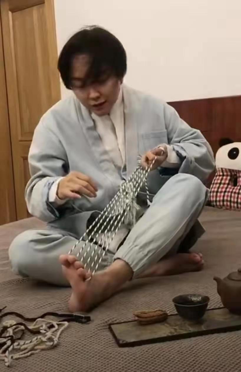 李玉刚变模样,李玉刚变年轻了