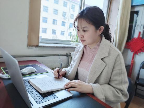 南阳市十二小朱瑞涵老师:责任守护春暖花开