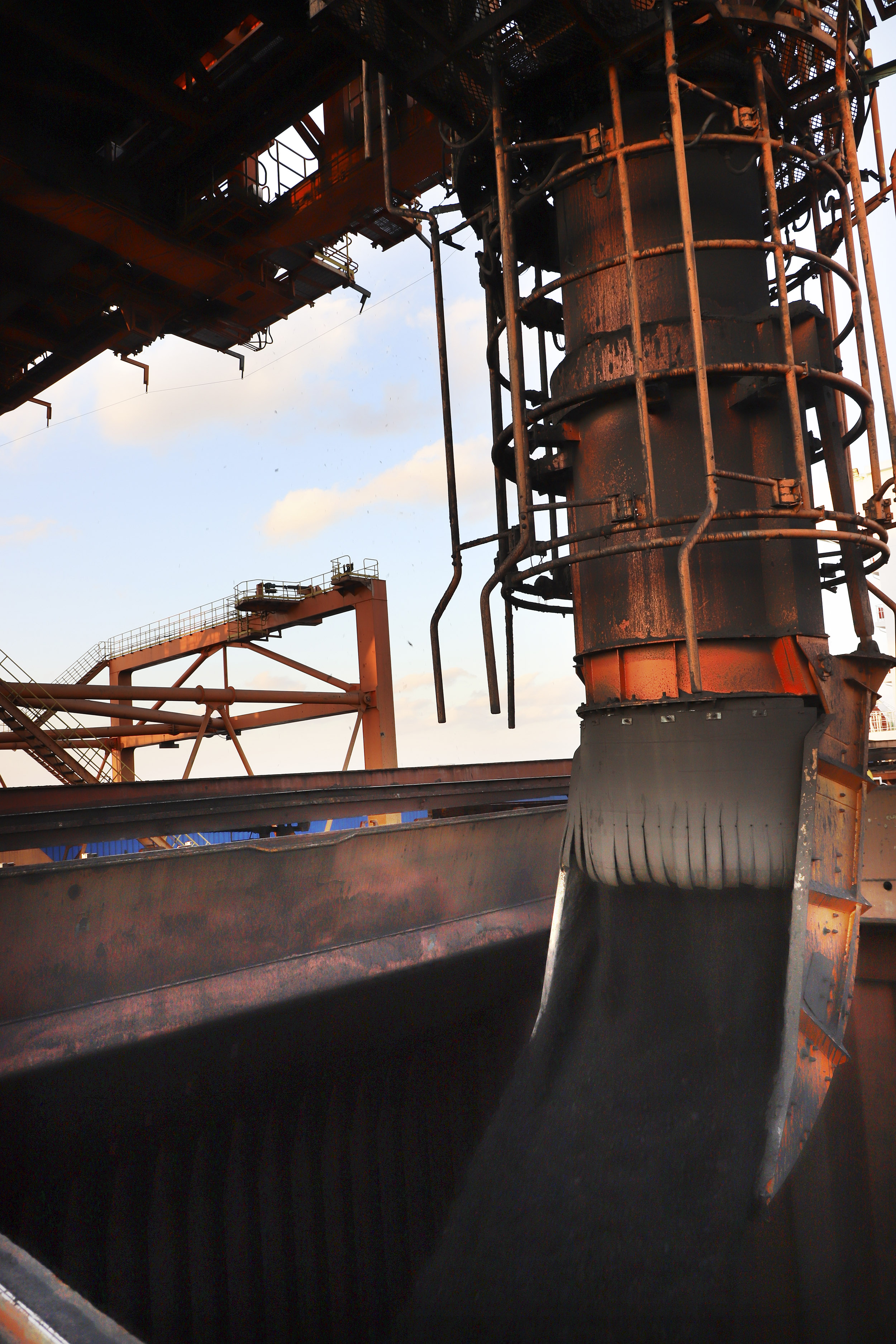 鼠标一点，煤炭上船——河北沧州渤海新区打造“智能港口”见闻