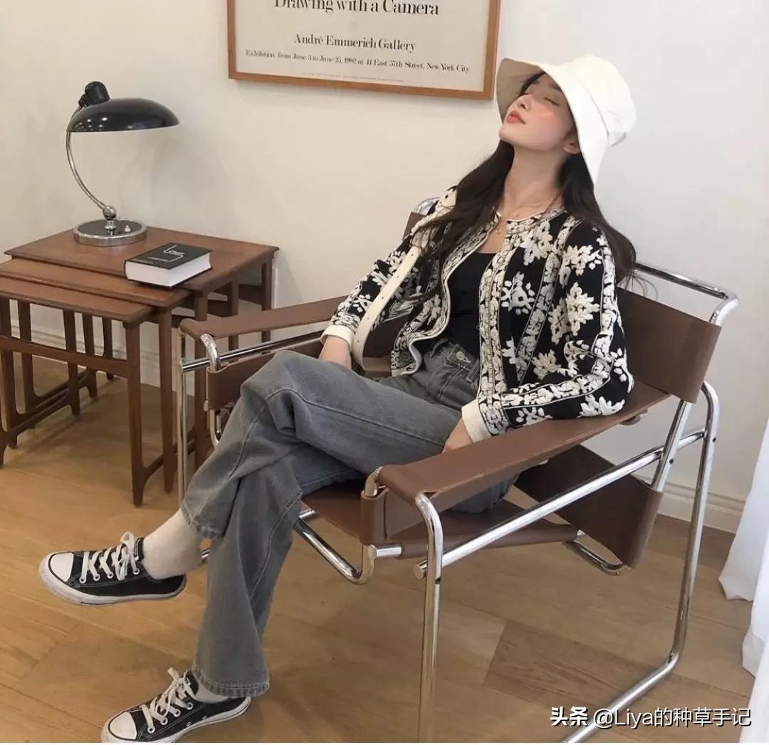 衬衣九分裤今春王炸cp巨洋气,卫衣小白鞋今秋王炸组合超洋气