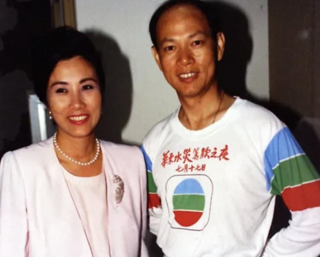 罗家英每年求婚一次汪明荃,汪明荃和罗家英结婚纪念日