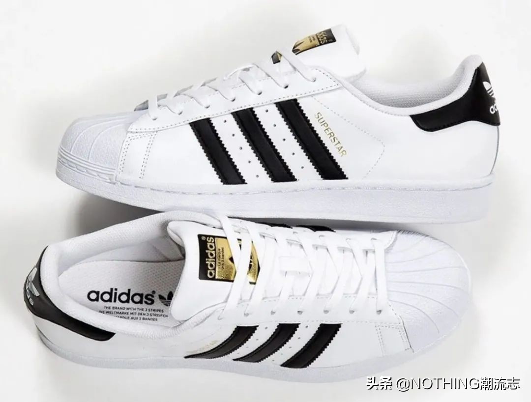 adidas阿迪达斯三叶草经典,三叶草德训系列鞋型大小区别