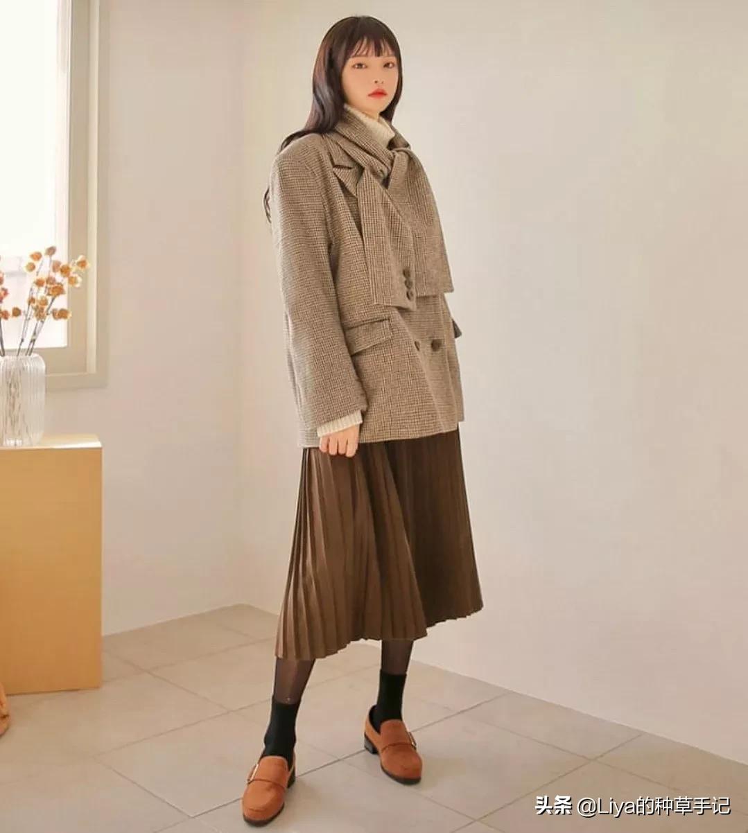 半裙+外套,连衣裙+外套=今春王炸组合