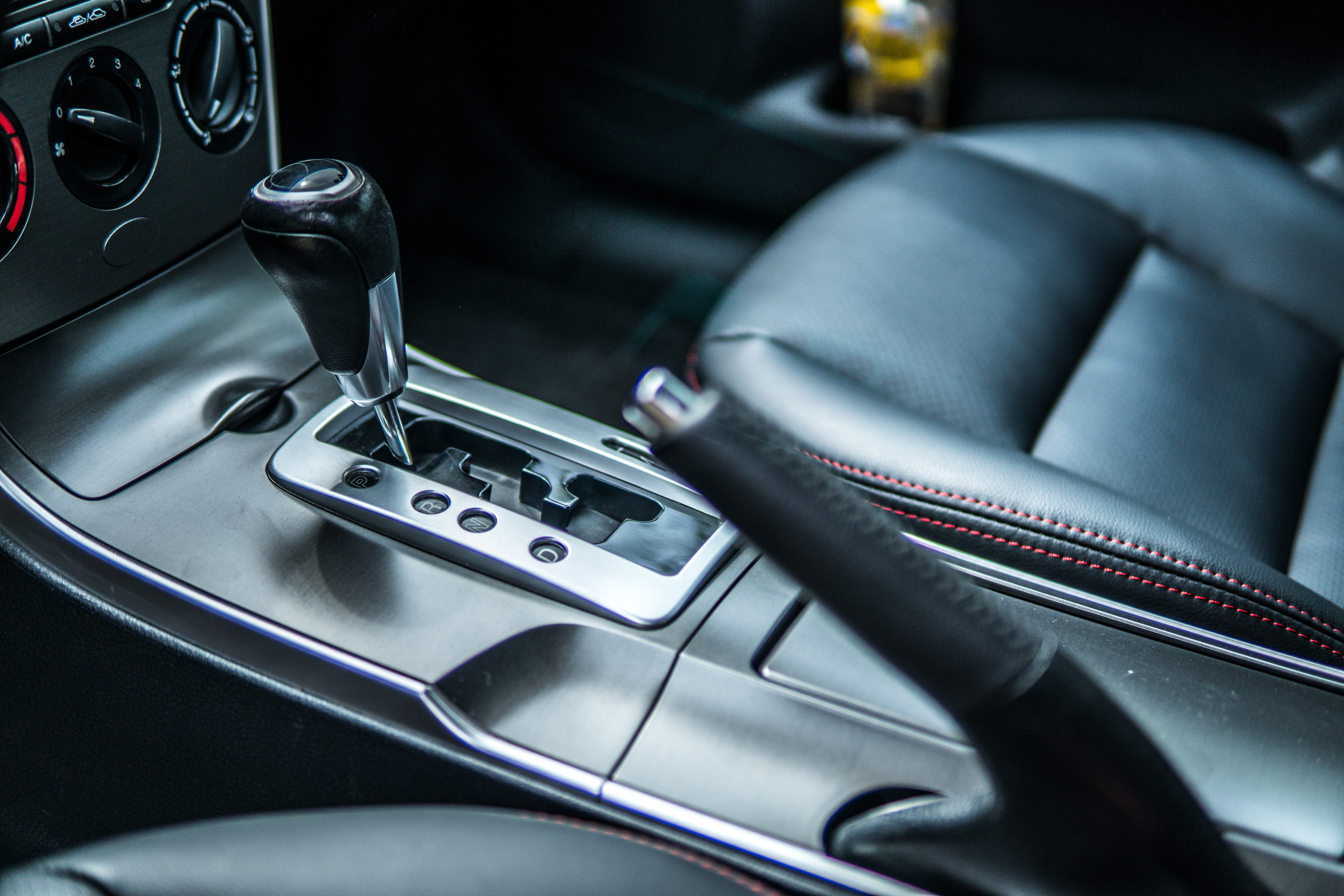 老马六买哪一年的好,老马六和现代车对比操控