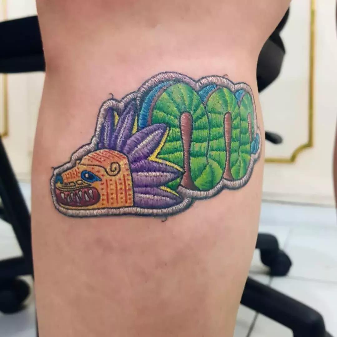 他用刺绣将回忆纹在身上，惊艳12万粉：玩的不止是心跳，还有童真