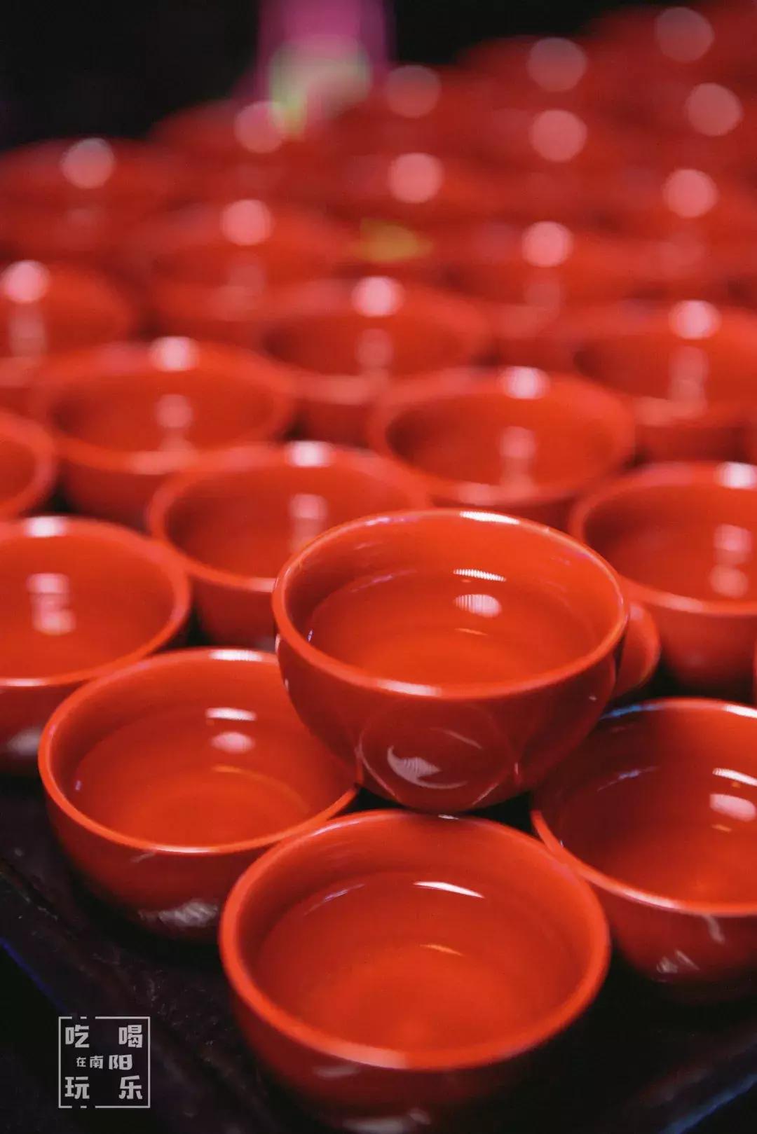 藏身南阳小区边斗酒场,1%的人能找到!茶奥利奥冰激凌吃了都醉?