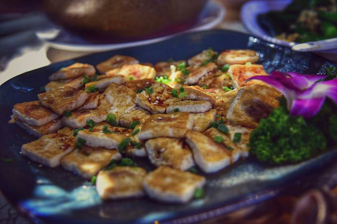 全新一代瑞虎8穿越剑门关,全新一代瑞虎8十万人百城公测