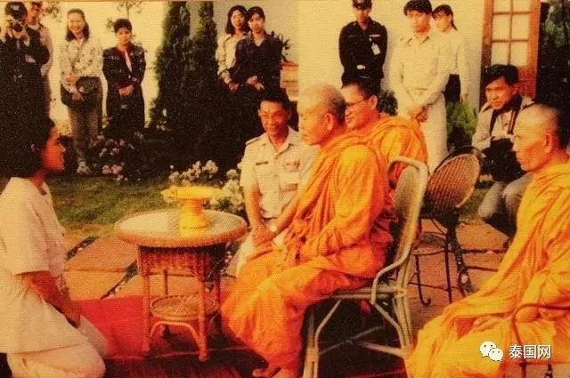 泰国捐钱最多的僧人,泰国活着的高僧哭丧