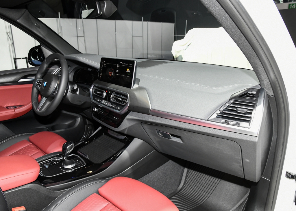 宝马x330i黑武士,宝马x3改装黑武士2020款