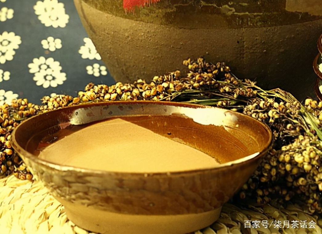 男子买50斤酒存两个月,男子买50斤酒存2个月开坛炸裂