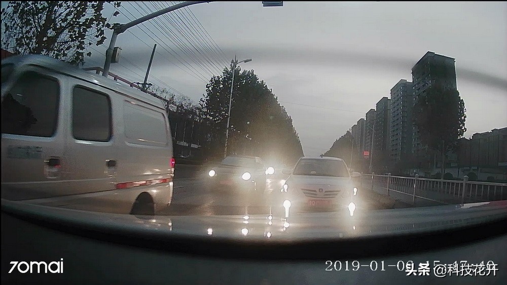 70迈流媒体记录仪10寸,70迈流媒体记录仪测评