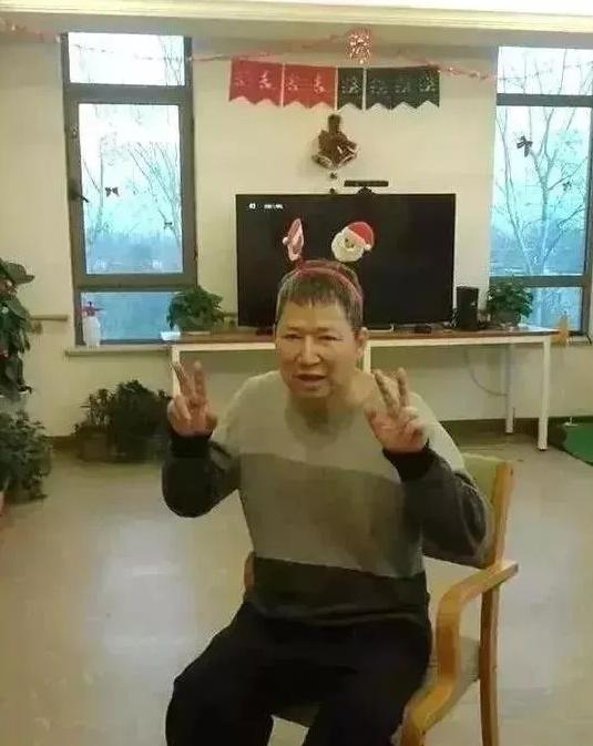 北京人娶了一个美国亿万富婆,30岁娶70岁富婆继承70亿家产