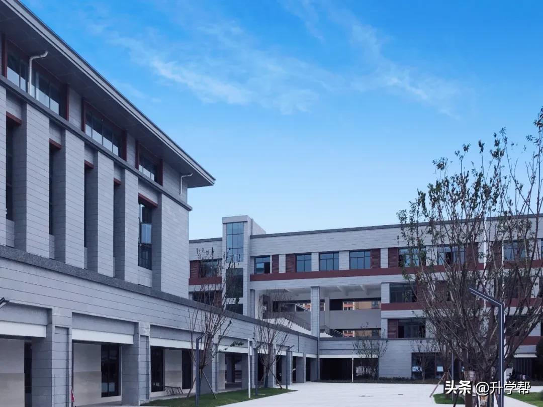 成都市天府新区新修学校,成都市建设学校老校区虎头山