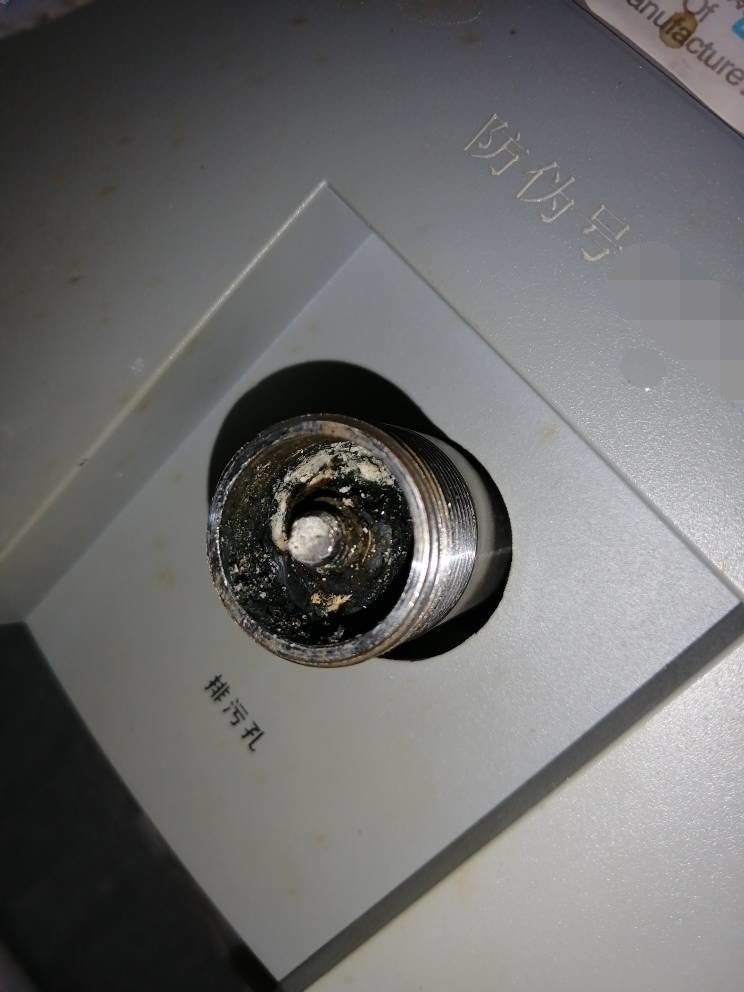 奥特朗储水式电热水器镁棒拆解,奥特朗hdsf402-55更换镁棒流程