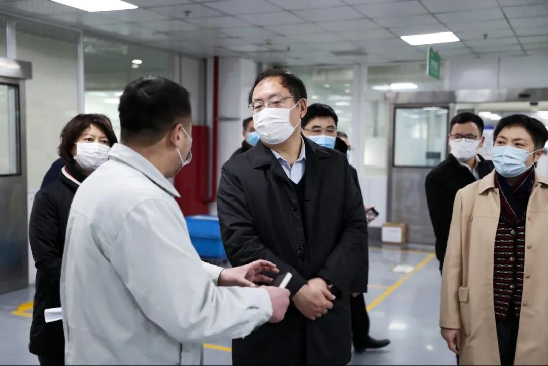 周喜安率队来铜实地督导统筹推进疫情防控和经济社会发展工作