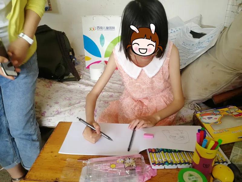 12岁女孩抽动症到多大就能好了,10岁女孩抽动症状